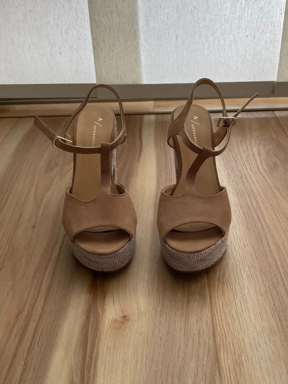Anthropologie Tan Gold Glitz T-Strap Platform Heels Size 38 US 7.5-8